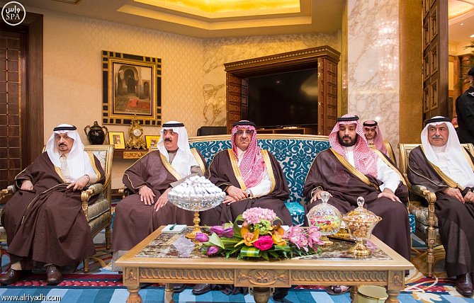 وێنه‌ و ڤيديۆ.. پادشا و ميره‌كانى سعووديه‌ پێشوازى له‌ بارزانى ده‌كه‌ن